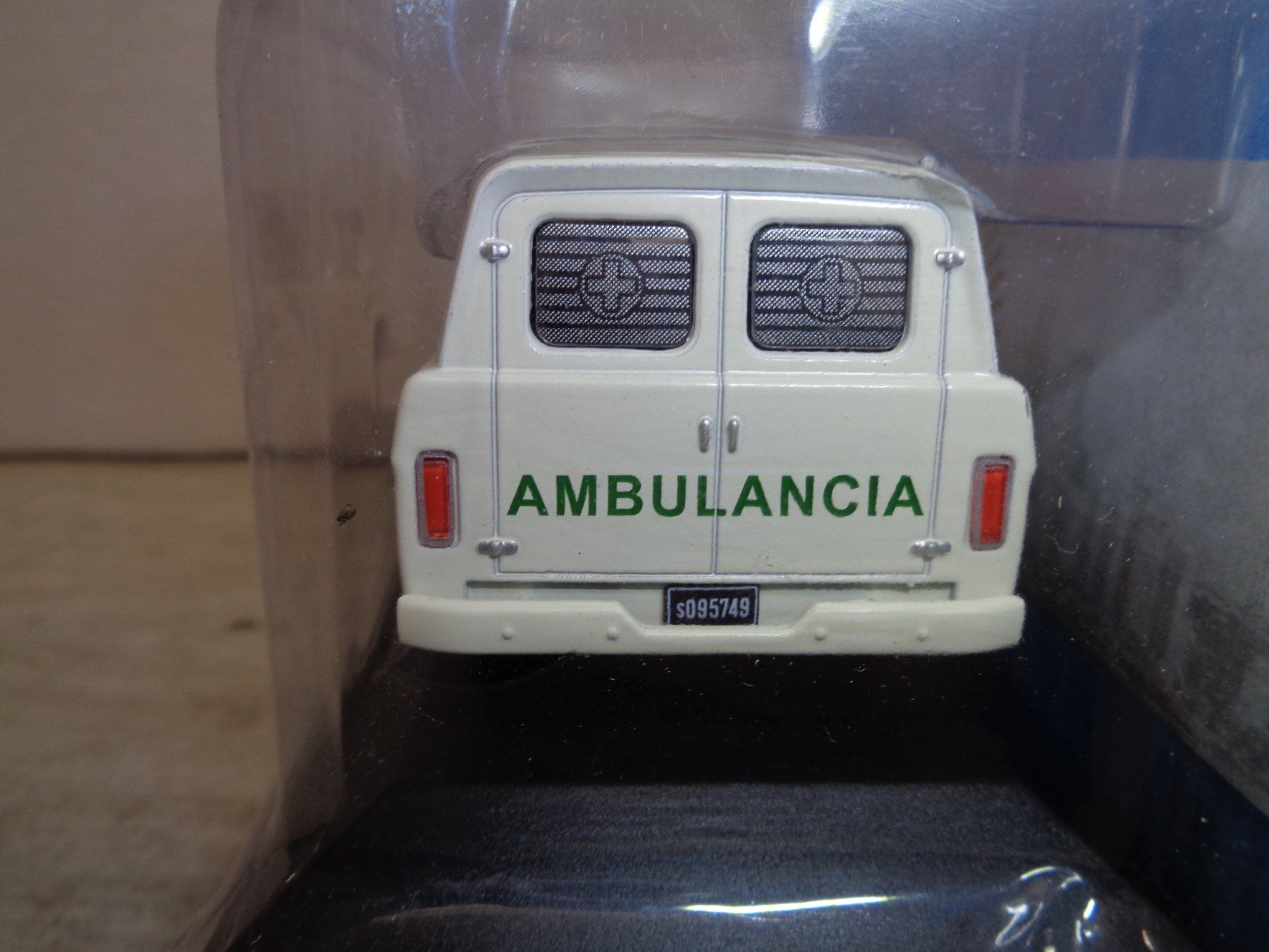 Dodge Modellautos: Salvat 1:43 Dodge D-100 Ambulance – Neu und originalverpackt aus Reconvilier von rallycar 2
