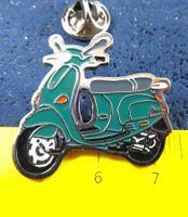 VESPA ET  PIAGGIO MOTORROLLER SCOOTER PIN GEPRÄGT CUTOUT