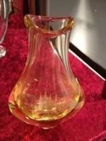 Vase  gelbliches Glas  Aufdruck PRAHA