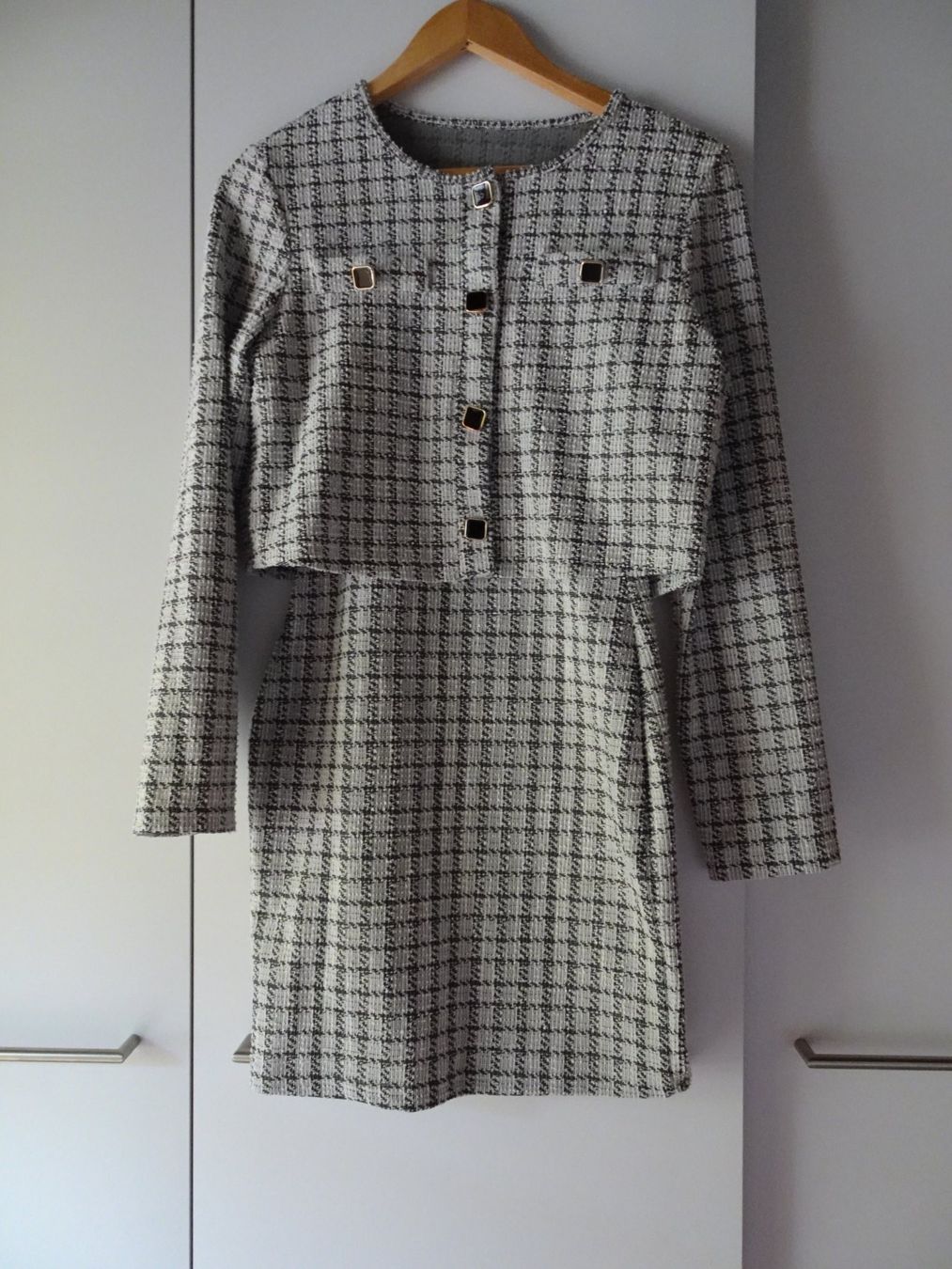 Vestiti: Kleid und Jacke grau-schwarz Gr. S - 251012 – Usato da Küssnacht am Rigi venduto da Good4Deckeli