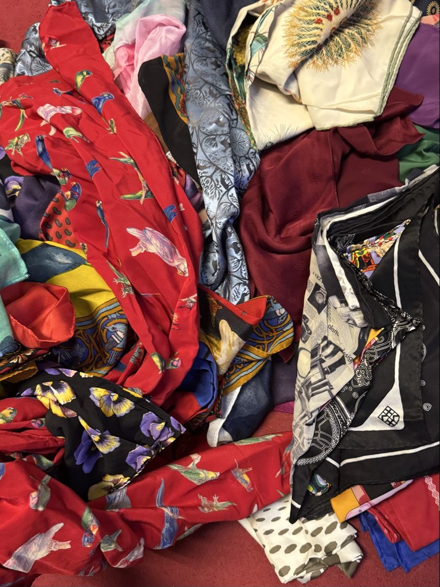 Lots de vêtements: Lot Stoffschals diverse  – D'occasion à Schlieren par Freundlich02 5