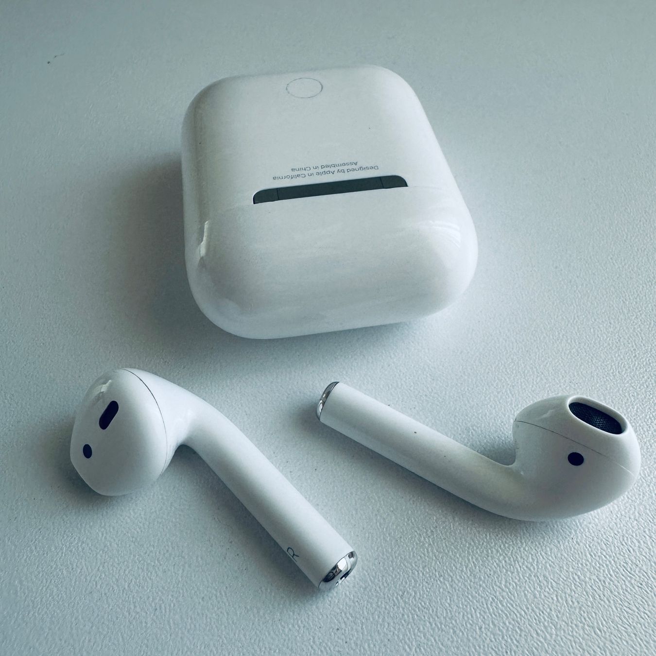Apple Cuffie: Original Apple AirPods 2 Kopfhörer Wireless Lightning Kabel – Usato da Basel venduto da MY.AIRPODS.SHOP 3