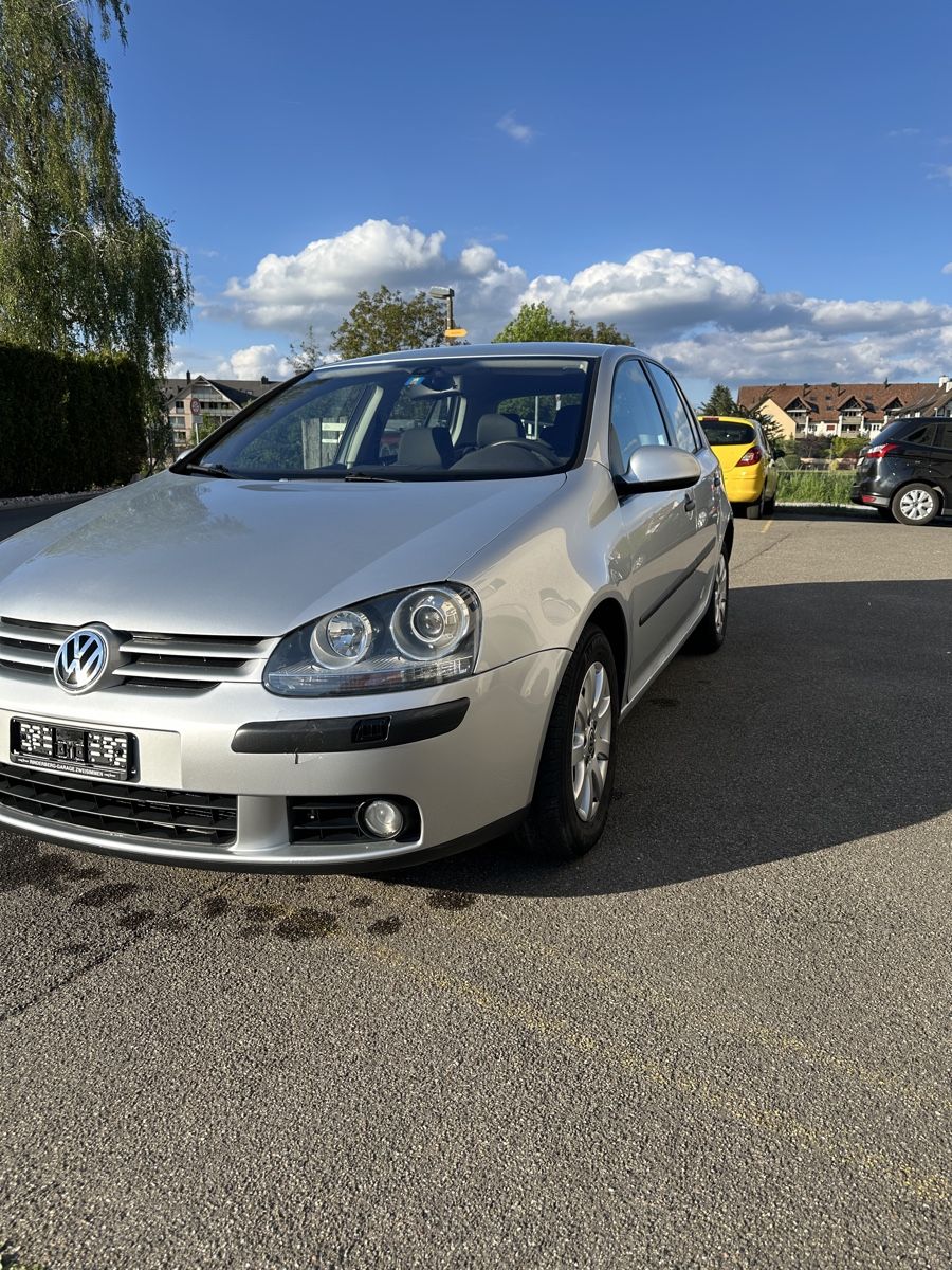 VW Automobili: VW Golf V 2.0 Frisch ab MFK – Difettoso da Zürich venduto da Motara. 1