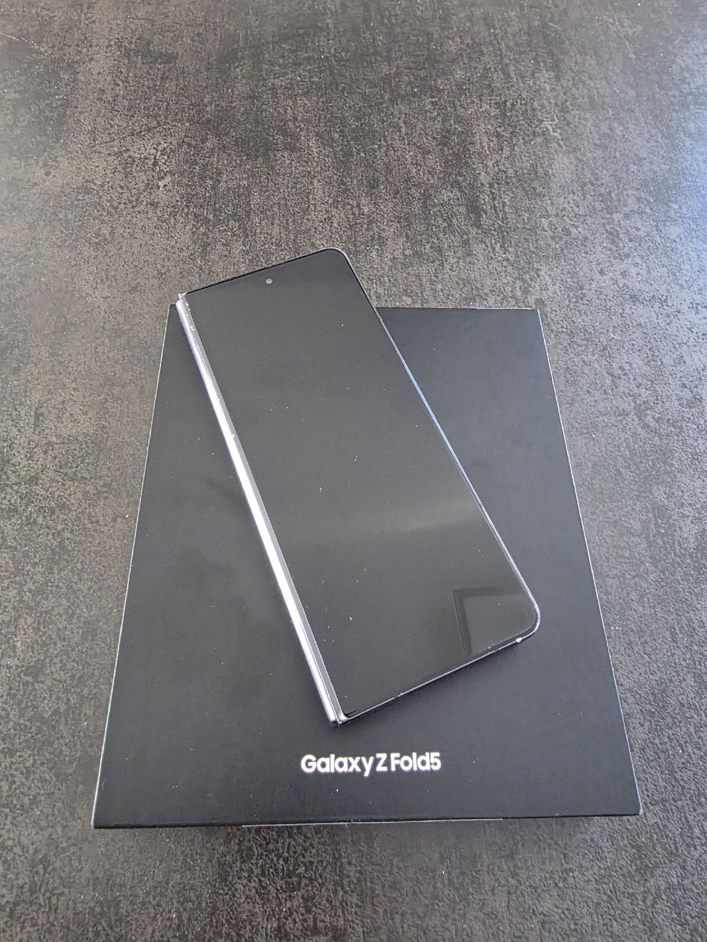 Samsung Telefoni cellulari / Smartphones: Samsung Galaxy Fold 5 – Usato da Vétroz venduto da Aubade76 2