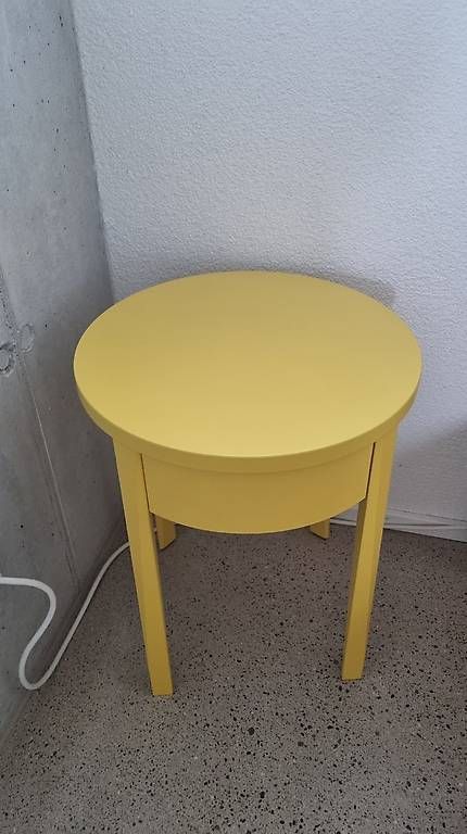 Ikea Tables de nuit: Ikea Beistelltisch – D'occasion à Hendschiken par Greebo01 1