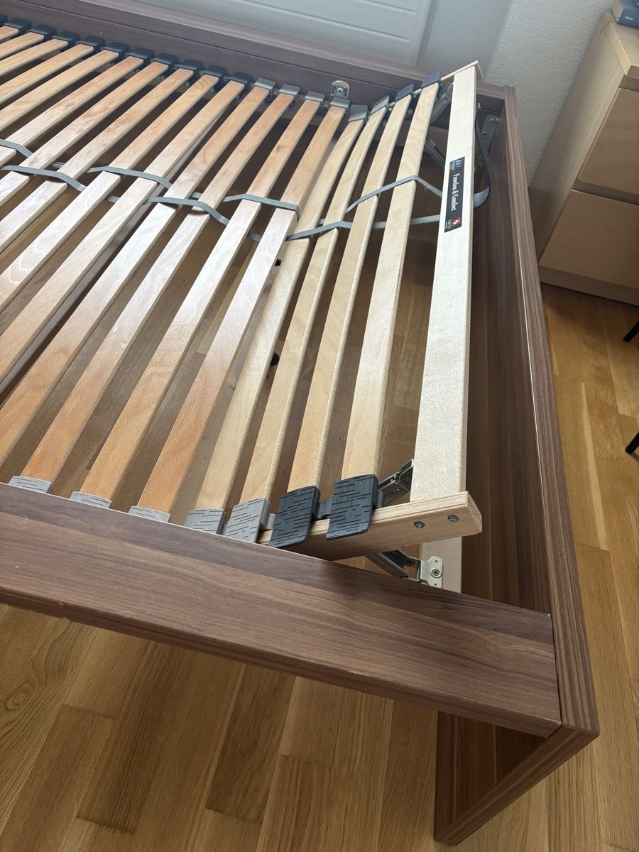 Lits: Holzbett 140 x 200cm – D'occasion à Buchs SG par eli_h2r7 1