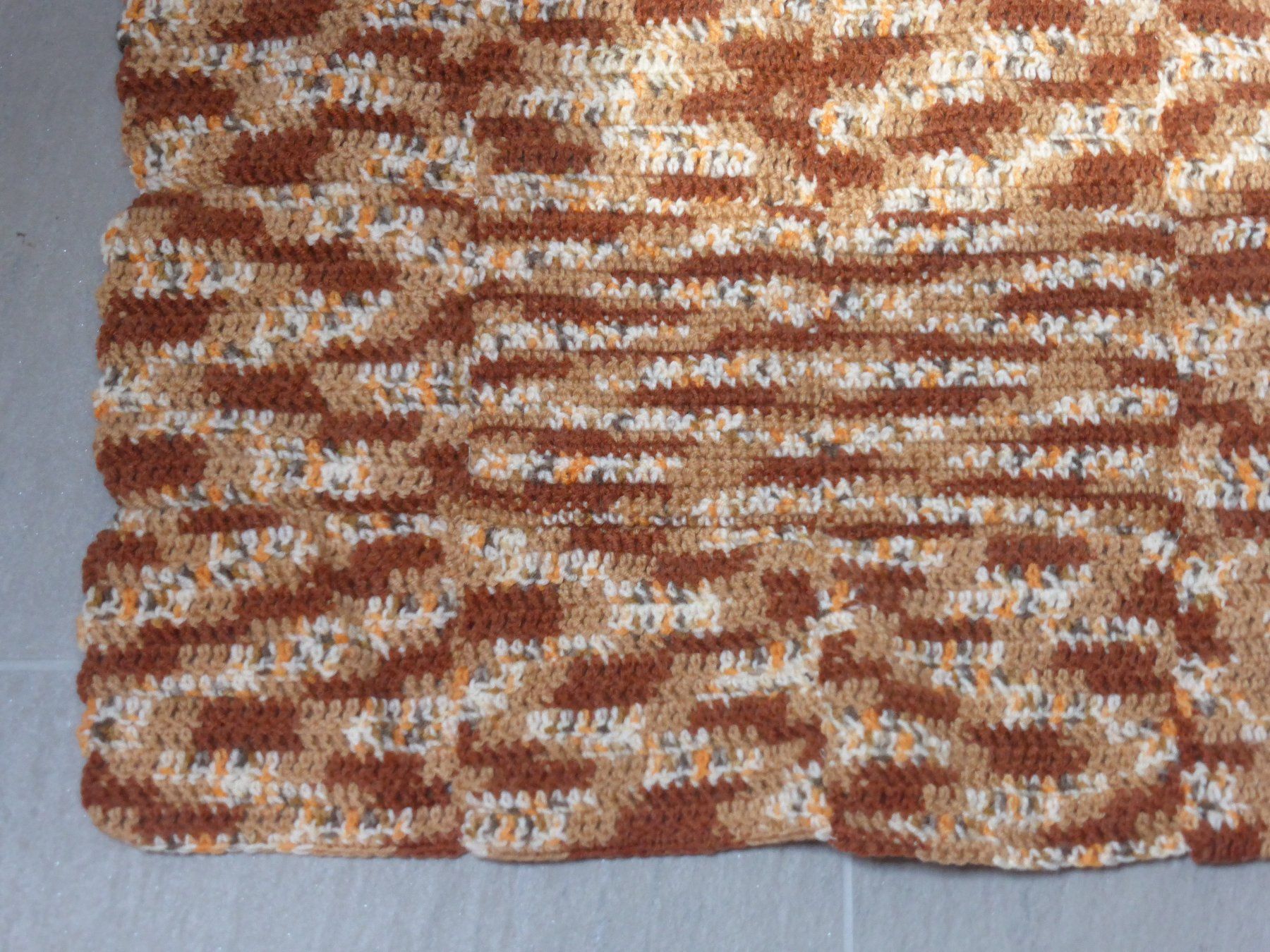 Coperte: Babydecke Handgestrickt braun – Usato da Kefikon TG venduto da sandragruen 1