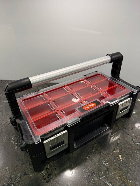 Keter Tutti gli attrezzi: 2er-Set Keter Werkzeugkisten (22" & 18") mit Etagensystem – Usato da Aarau Rohr venduto da HappyKoala 1