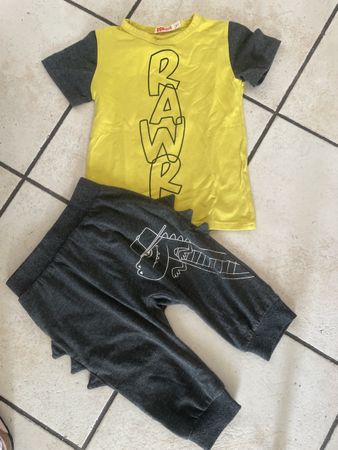 Cooles Dino Set, Grösse 4Y, DENO Top Zustand für den Sommer