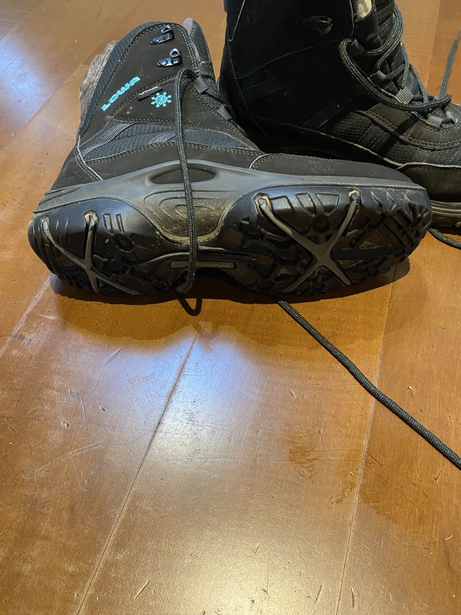 Lowa Damenschuhe: Lowa Winterschuh Gr. 40 – Gebraucht aus Madiswil von Blumen3 3