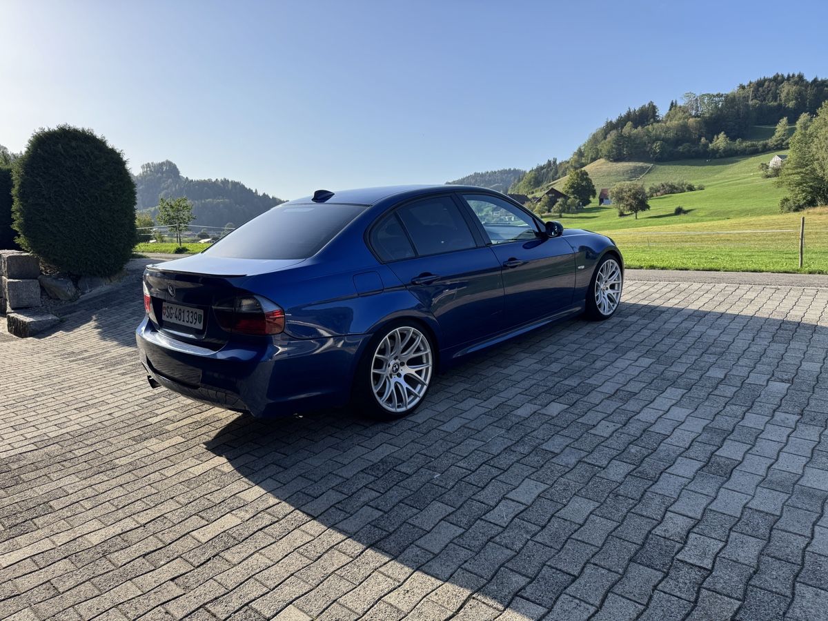 BMW Autos: BMW E90 330i M-Paket – Gebraucht aus Mühlrüti von l.j939 1