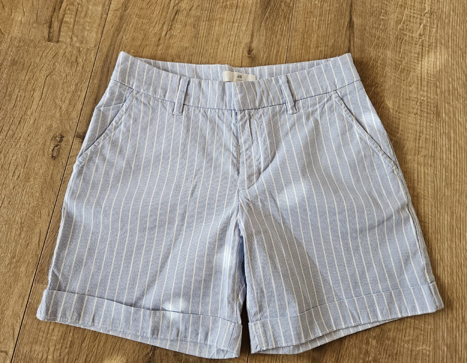 H&M Pantaloni: H&M Sommer-Shorts, gestreift, Gr. 34 – Nuovo (secondo la descrizione) da Rhäzüns venduto da inf_rcj7