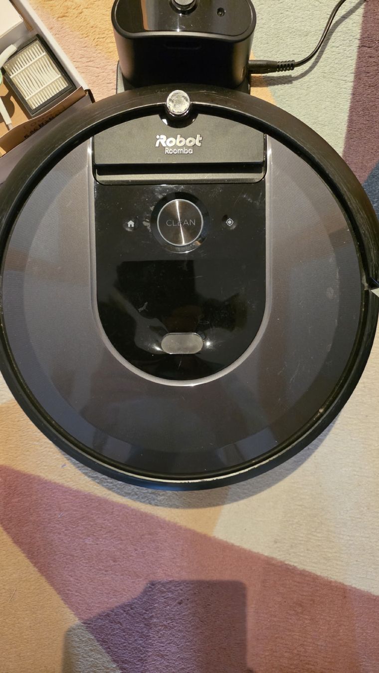 Irobot Aspirapolveri & Accessori: aspirateur robot roomba I7 – Usato da Ste-Croix venduto da gra_b9yq 2