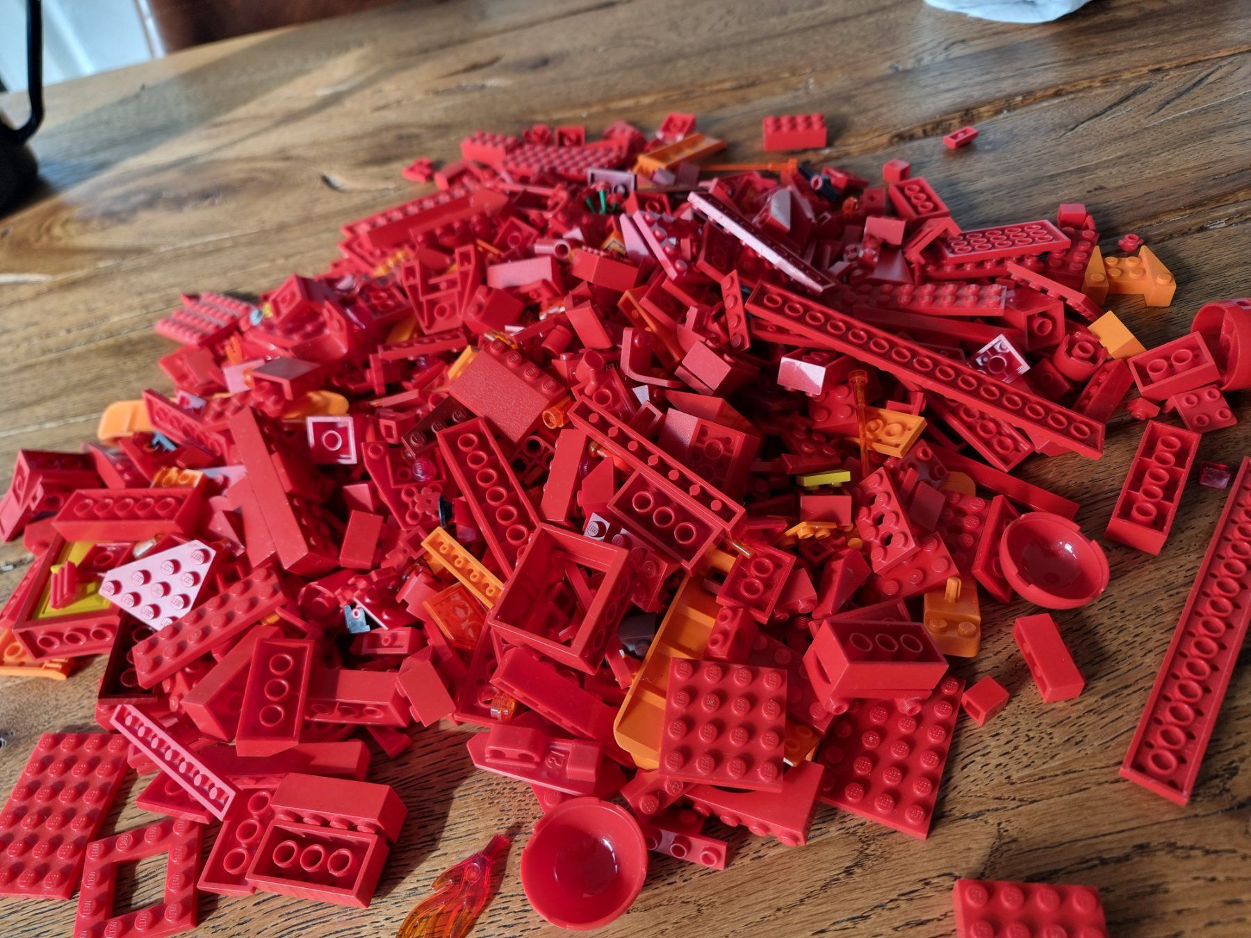Lego Giocattoli: Rote und orange Lego /  900 Gramm – Usato da Untersiggenthal venduto da fantail