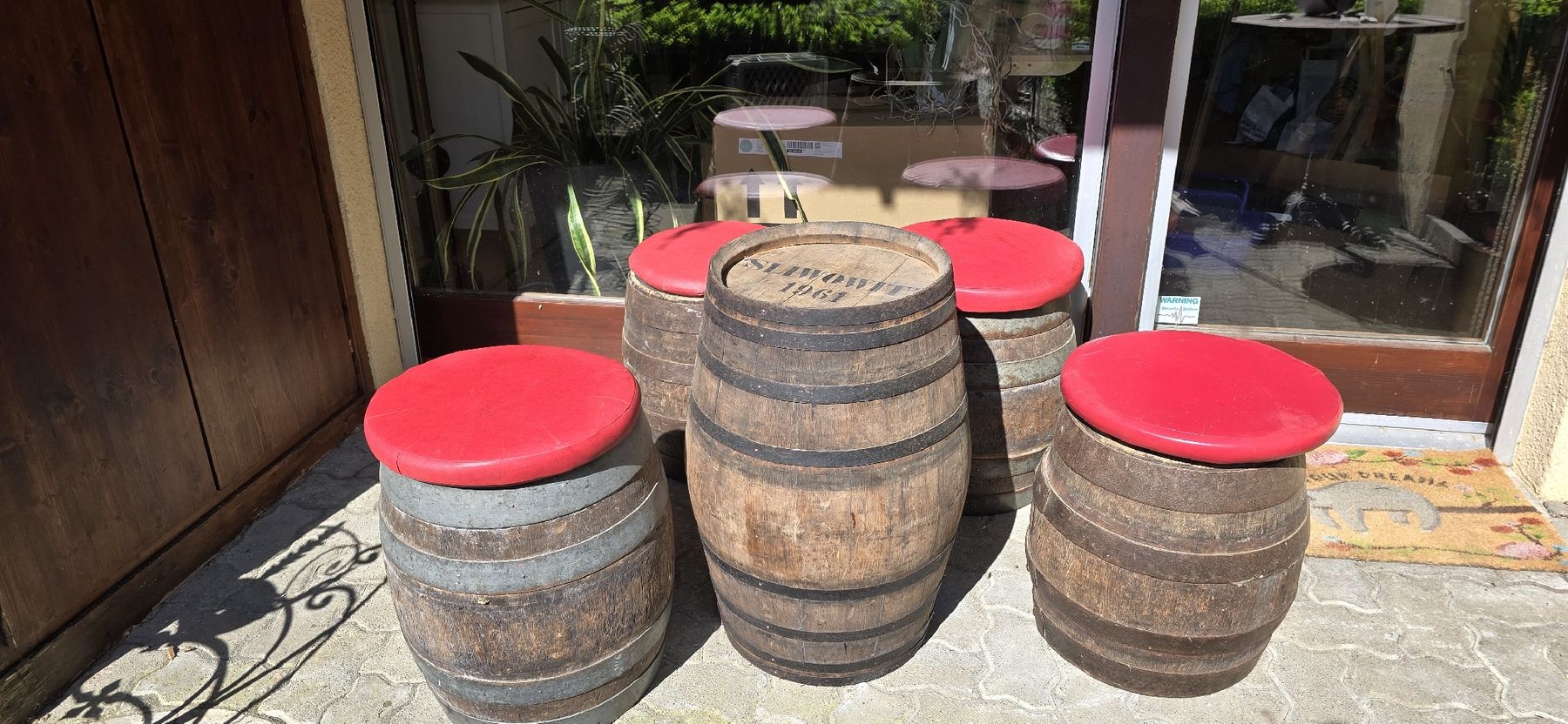 Set de table et chaises: Holzfass Set für Bar, Lounge oder Garten Sitzplatz oder Deko – D'occasion à Zürich par Nadon79