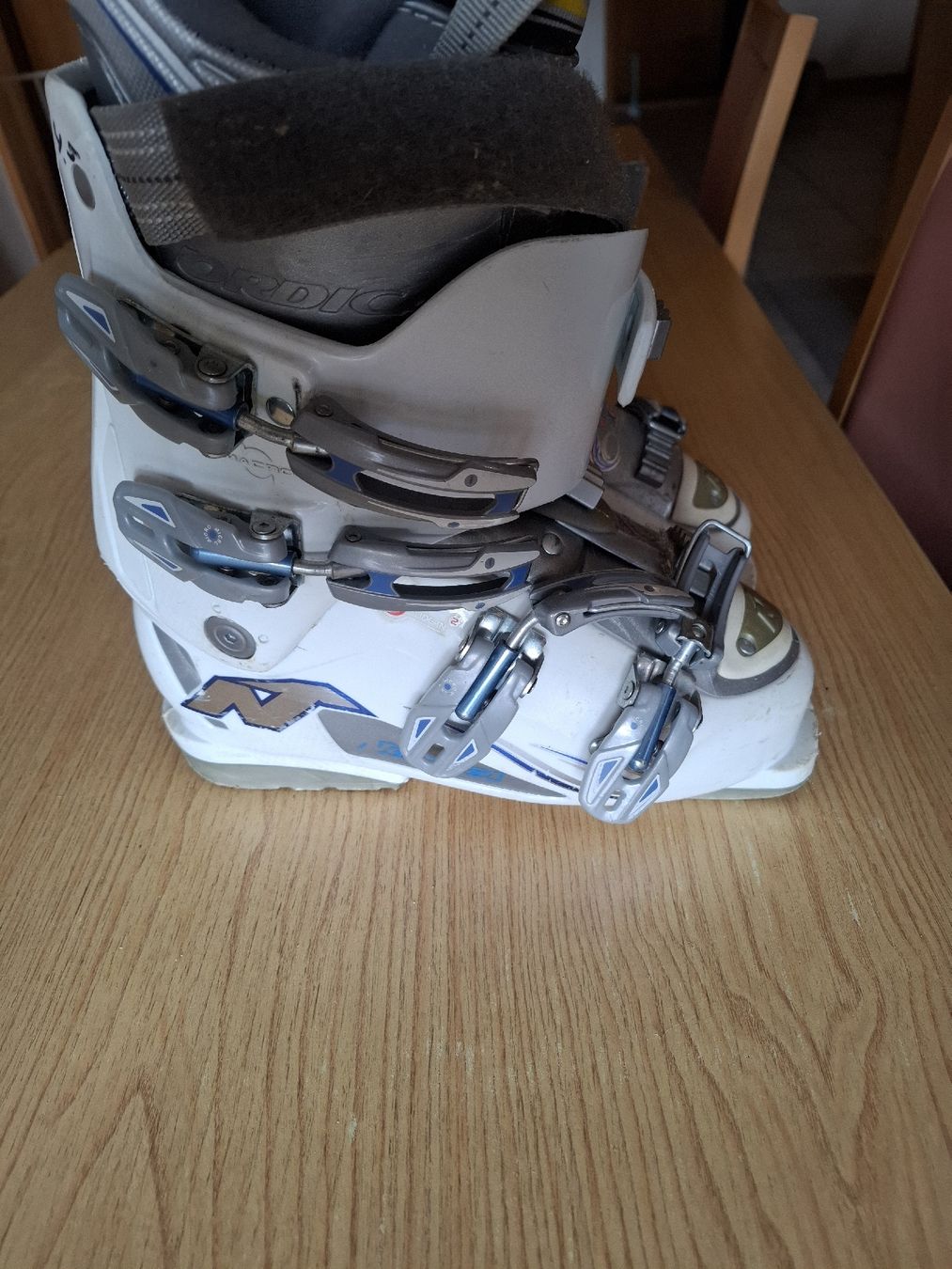 Nordica Scarpe da donna: Skischuhe  – Usato da Langnau i.E venduto da Timber82