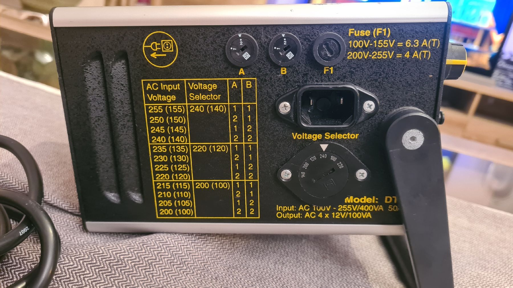 Lampade: Dedolight DT12-4 Transformateur studio 4x 12V150 watts – Usato da Neuchâtel venduto da gra_msx7 4