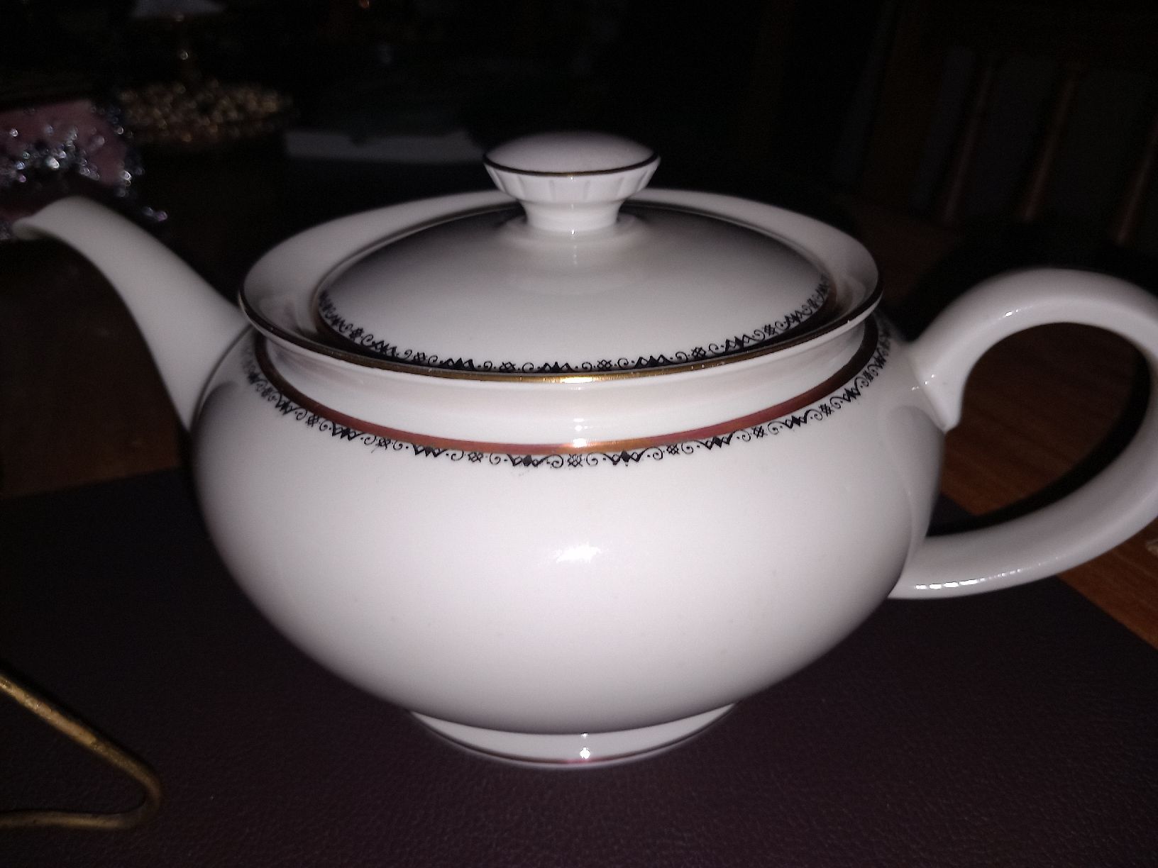 Teiere: TEA TIME: STÖVCHEN MIT TEEKANNE/ LANGENTHAL – Usato da Aegerten venduto da gismolini 3