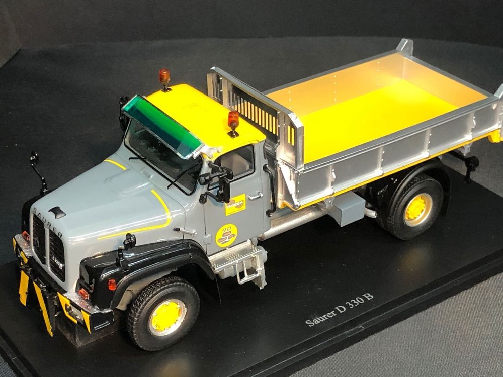 tracteur Saurer D 330 Camion 1/43 neuf