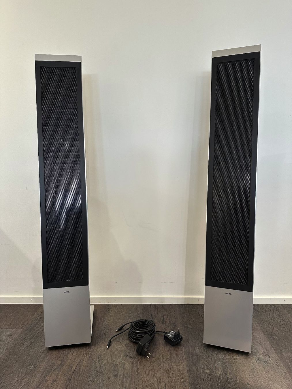 Loewe Casse acustiche: LOEWE Reference Sound Standlautsprecher Paar – Usato da Appenzell venduto da 1xRichtig