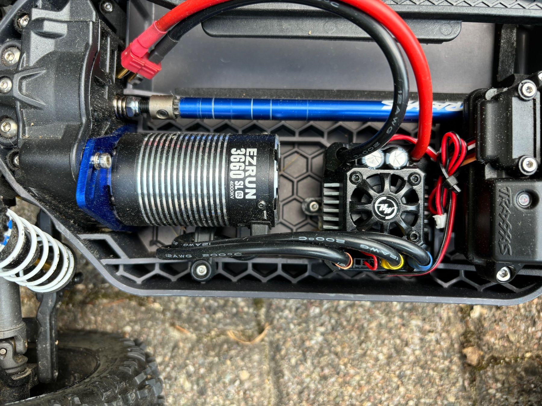 Traxxas RC Kits de montage: Traxxas Rustler 4x4 brushless – D'occasion à Holderbank SO par FAENTILATHOR 5