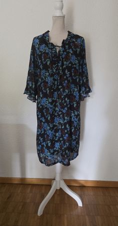 Tolles Kleid von "GANNI" Gr. 40