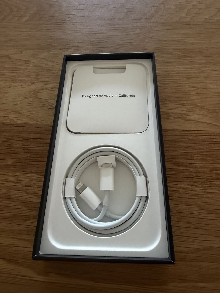 Apple Telefoni cellulari / Smartphones: Apple iPhone 13 Pro Silver 256GB mit Zubehoer – Usato da Ettingen venduto da PetraHeinis0274 3