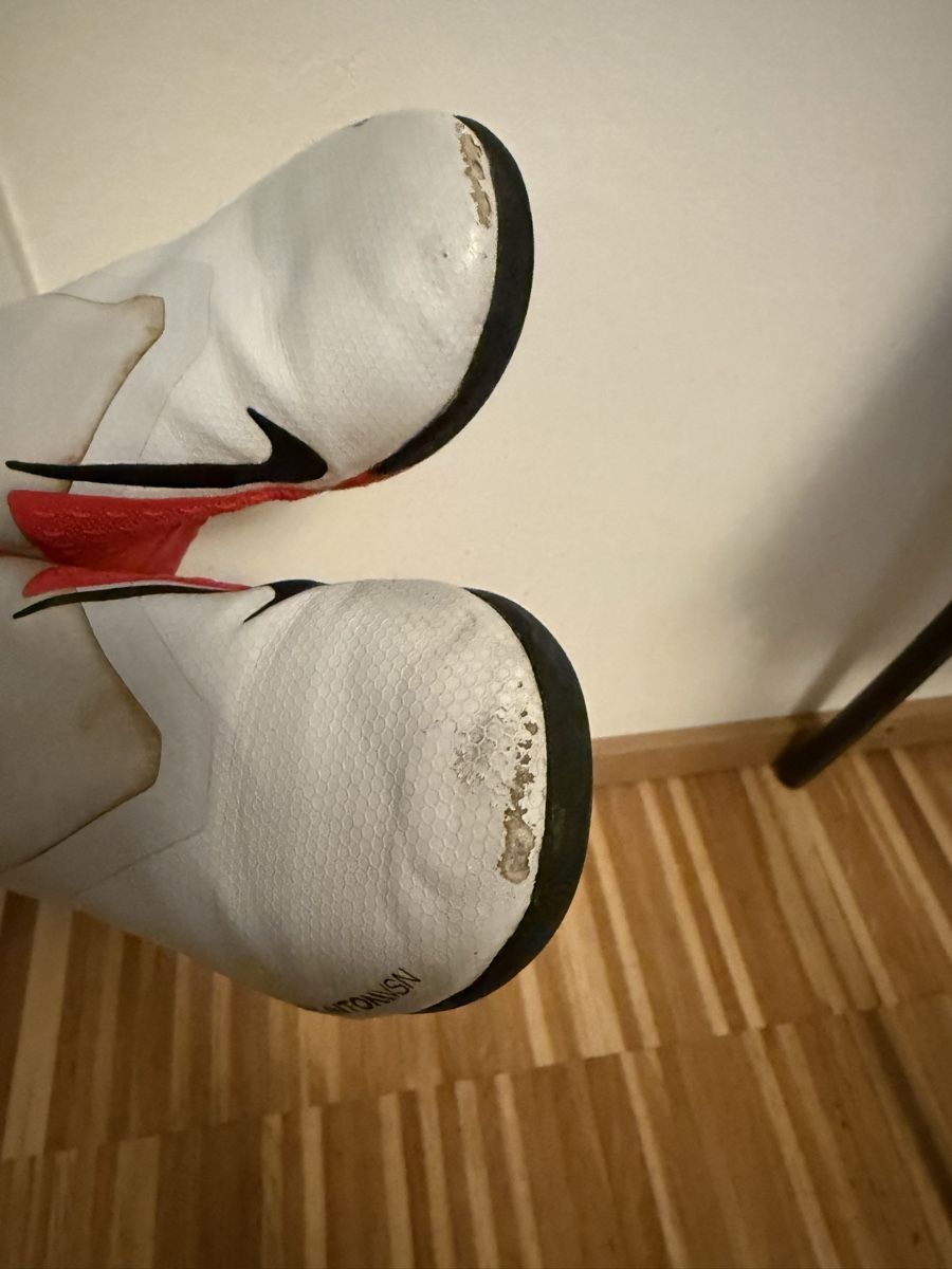 Nike Scarpe per ragazzi: Nike Phantom Kinder Hallenschuhe Gr. 32 Gebraucht – Usato da Zürich venduto da Gross9 1