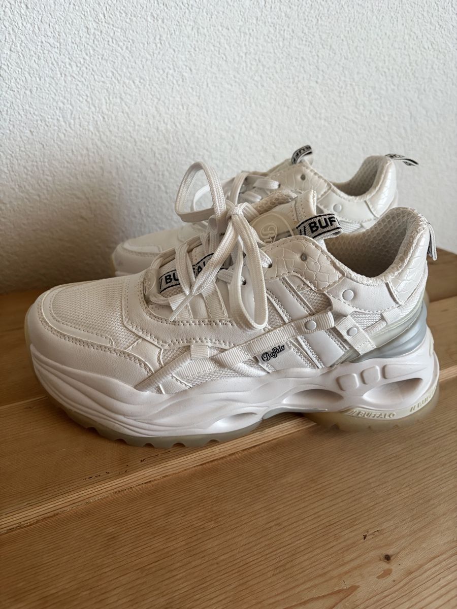Buffalo Damenschuhe: Buffalo Schuhe – Gebraucht aus Rüderswil von dariasophialuisa