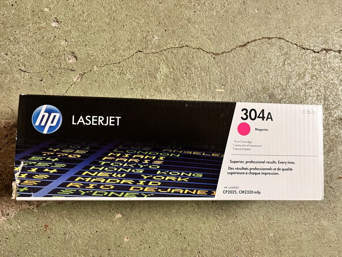 Hewlett Packard Cartucce per stampanti & toner: Original HP 304 Druckerpatrone Magenta, Neu! – Nuovo e nell'imballaggio originale da Dotzigen venduto da White_Warrior