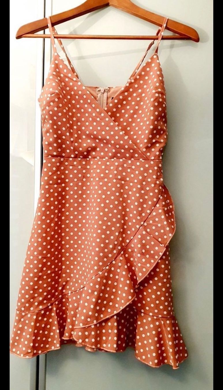 Vestiti: Kleid Missguided 32/34 New – Nuovo (secondo la descrizione) da Wetzikon ZH venduto da dor_rmq2