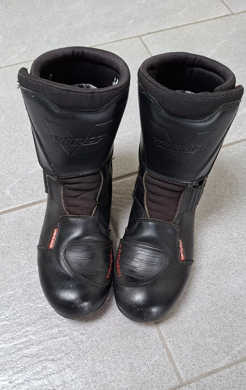 Vanucci Scarpe da uomo: Motorradstiefel Vanucci Grösse 39 – Usato da Möhlin venduto da teddybaer8