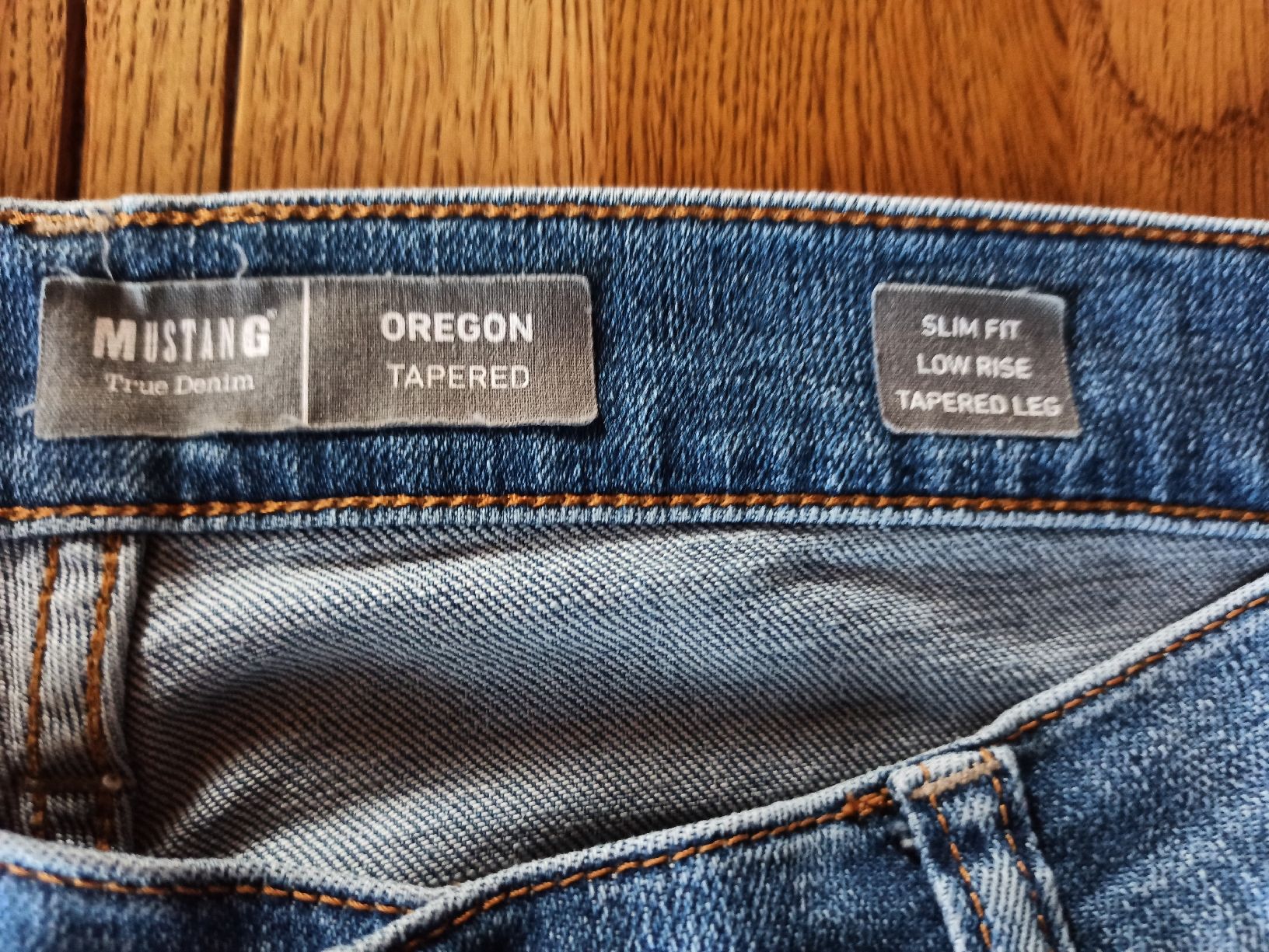 Jeans: Jeanshose MUSTANG – Usato da Niederwil AG venduto da Nioc28 4