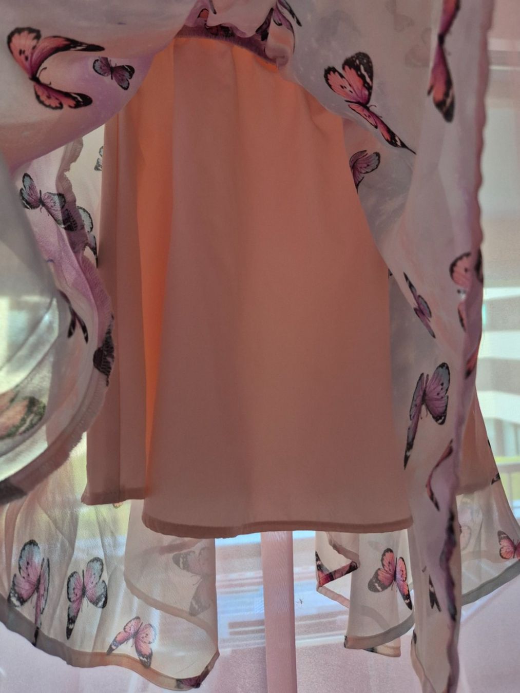 H&M Vestiti & Gonne: Kleid mit Schmetterlingen, Grösse 110 – Usato da Altendorf venduto da MiriCaj 1