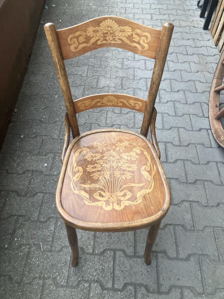 Sedie: Wiener Bistro Holzbugstuhl – Usato da Erlenbach im Simmental! venduto da Simmentaler-Perlen 1
