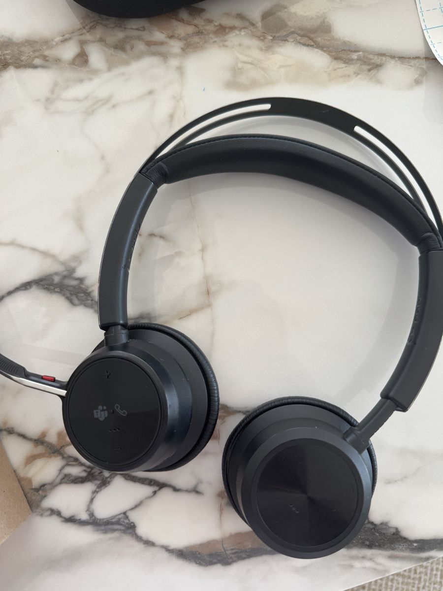 Cuffie: Poly Voyager Focus 2 UC Headset Used – Nuovo (secondo la descrizione) da Zürich venduto da di_archive