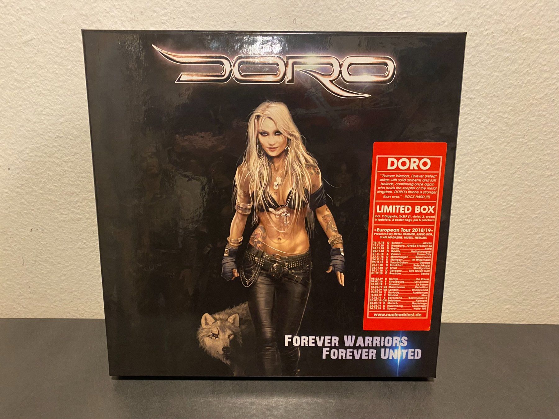 Dischi in vinile: Doro - Forever Warriors Forever United - Box Set L.Edition – Nuovo (secondo la descrizione) da Basel venduto da VinylLover68
