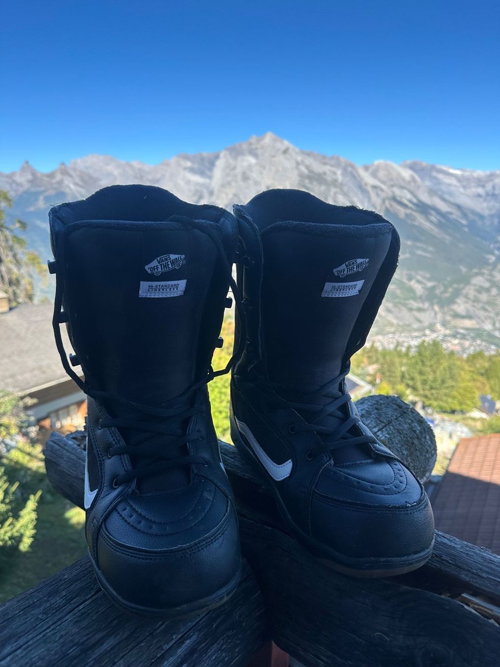 Vans Scarpe da uomo: Vans Hi-Standard Linerless – Usato da Haute-Nendaz venduto da redakhs
