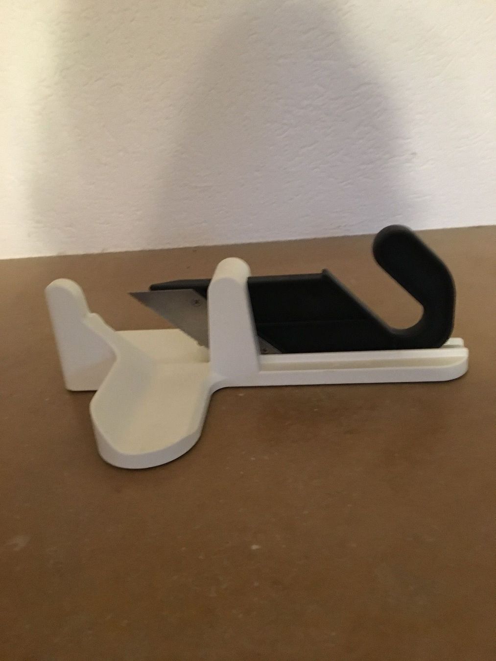 Cucine complete: Guillotine pour saucisse – Usato da Montsevelier venduto da Batson 1