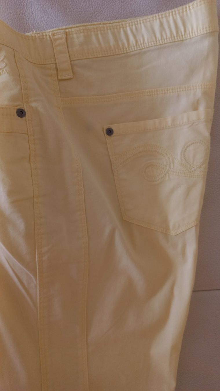 Bonita Pantaloni: 3/4 Hose Gelb Gr, 44 – Usato da Würenlos venduto da fanfan67 1