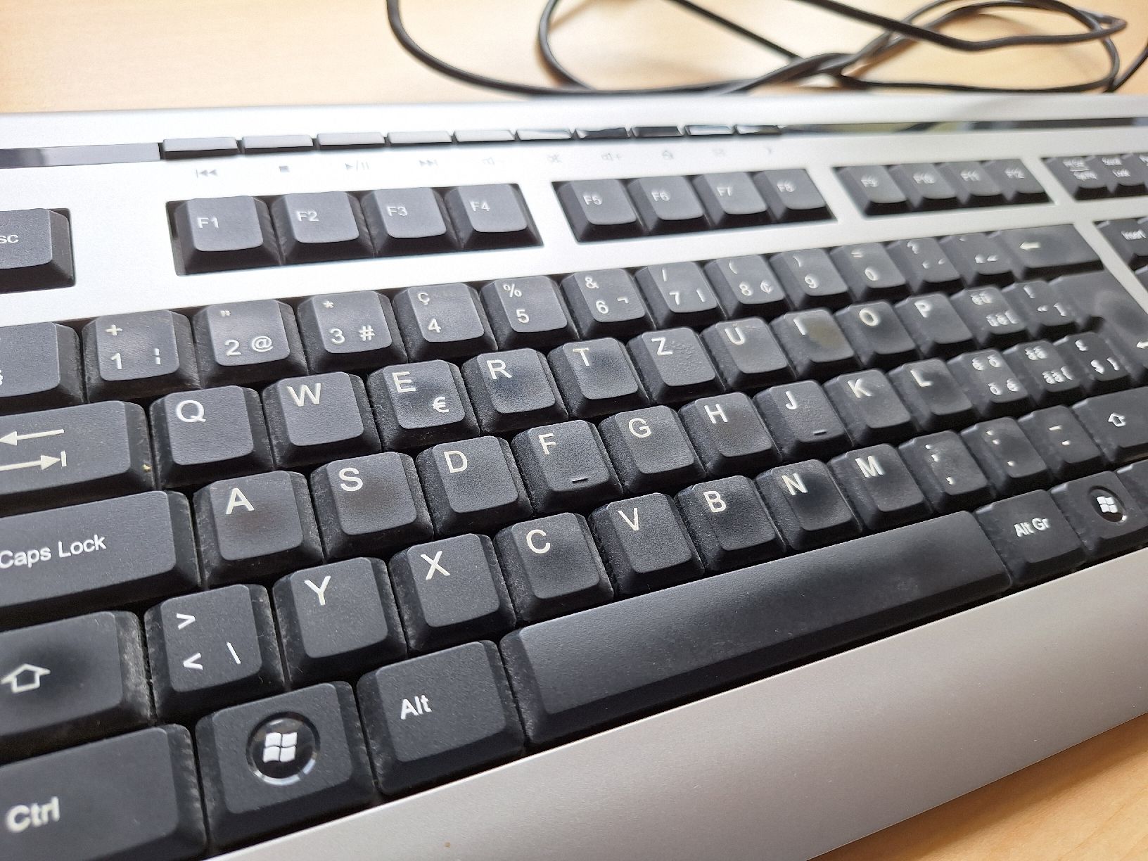 Fujitsu Tastiere: Tastatur Fujitsu Simens – Usato da Niederglatt ZH venduto da Bobsli 2