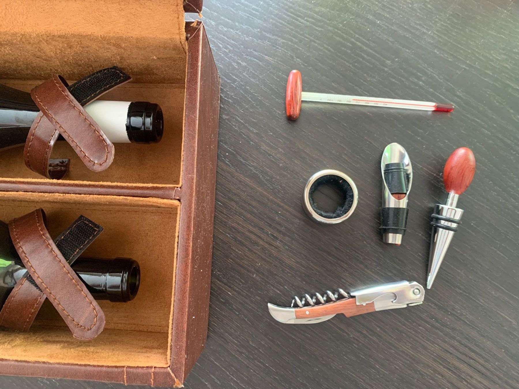 Reisekoffer: Weinreisekoffer Leder braun mit Zapfenzieher – Gebraucht aus Rüschlikon von Brixen07 2