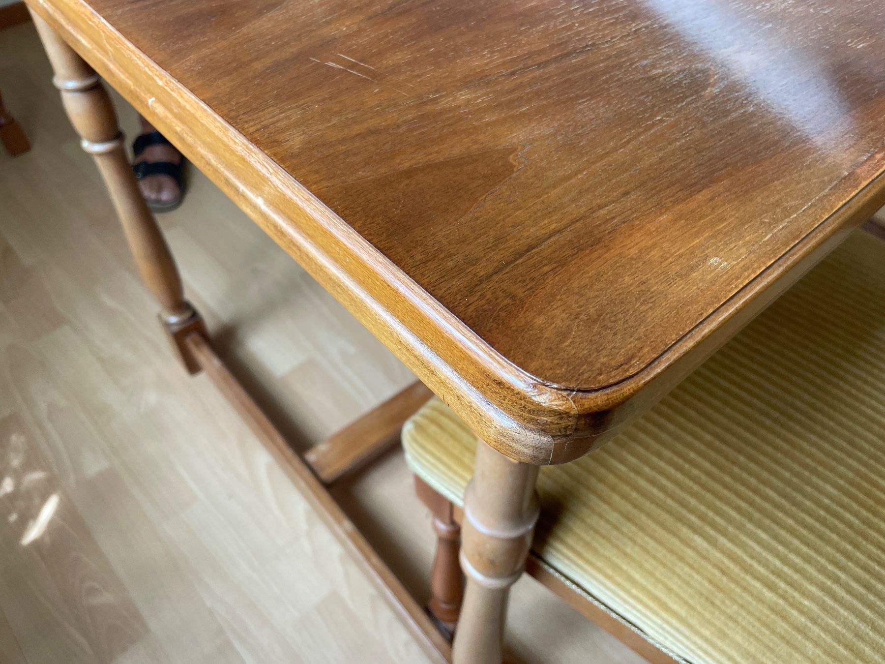Set di tavolo e panche: Tisch mit 6 Stühlen – Usato da Fahrwangen venduto da Rehtse03 9
