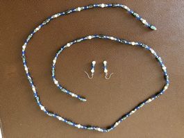Bijoux fantaisie noir bleu blanc argenté