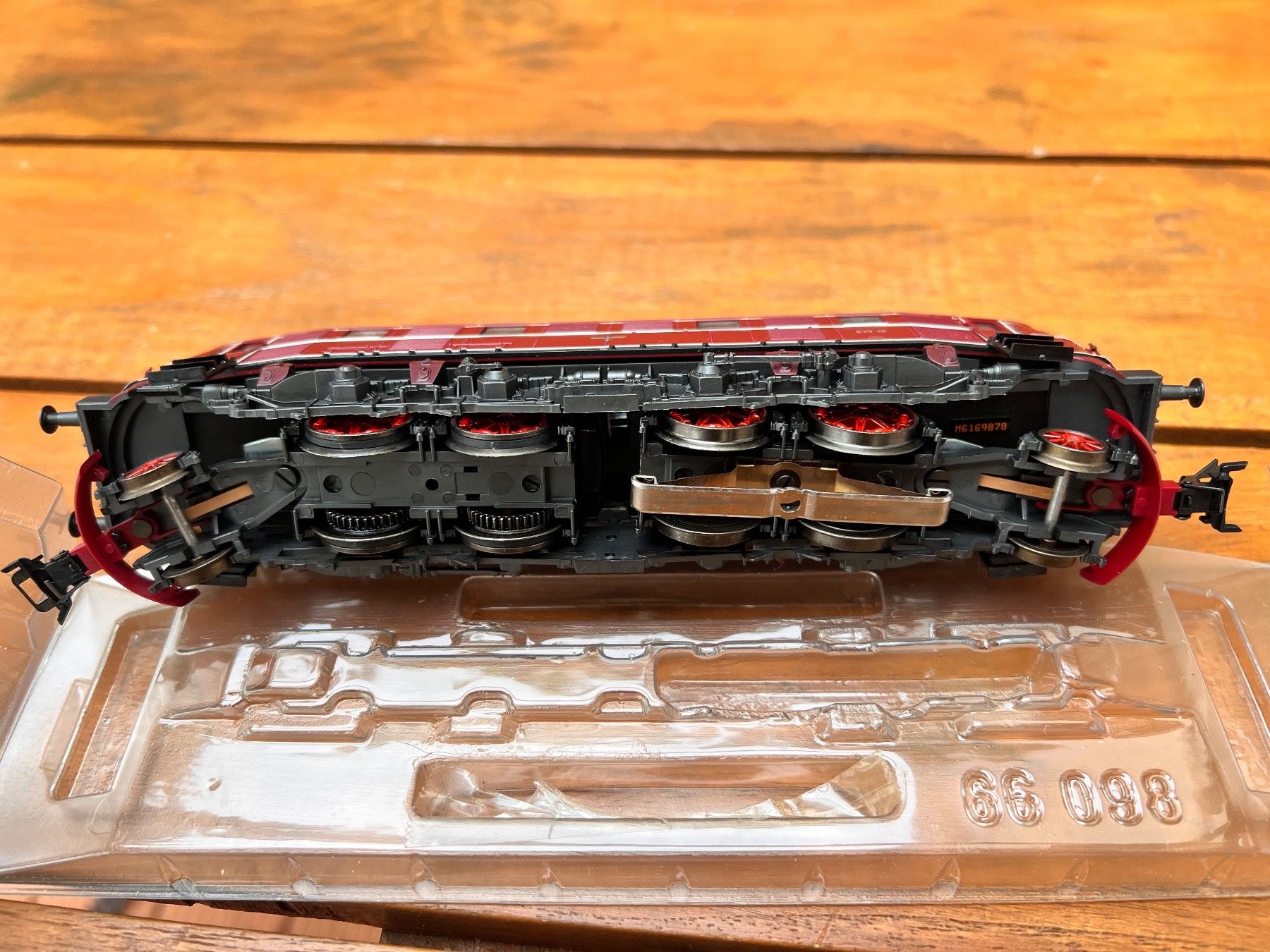 Märklin Modellini di ferrovie: DR-E-Lok BR E 19  Märklin 3469 H0 – Nuovo (secondo la descrizione) da Gelterkinden venduto da Railroader 6
