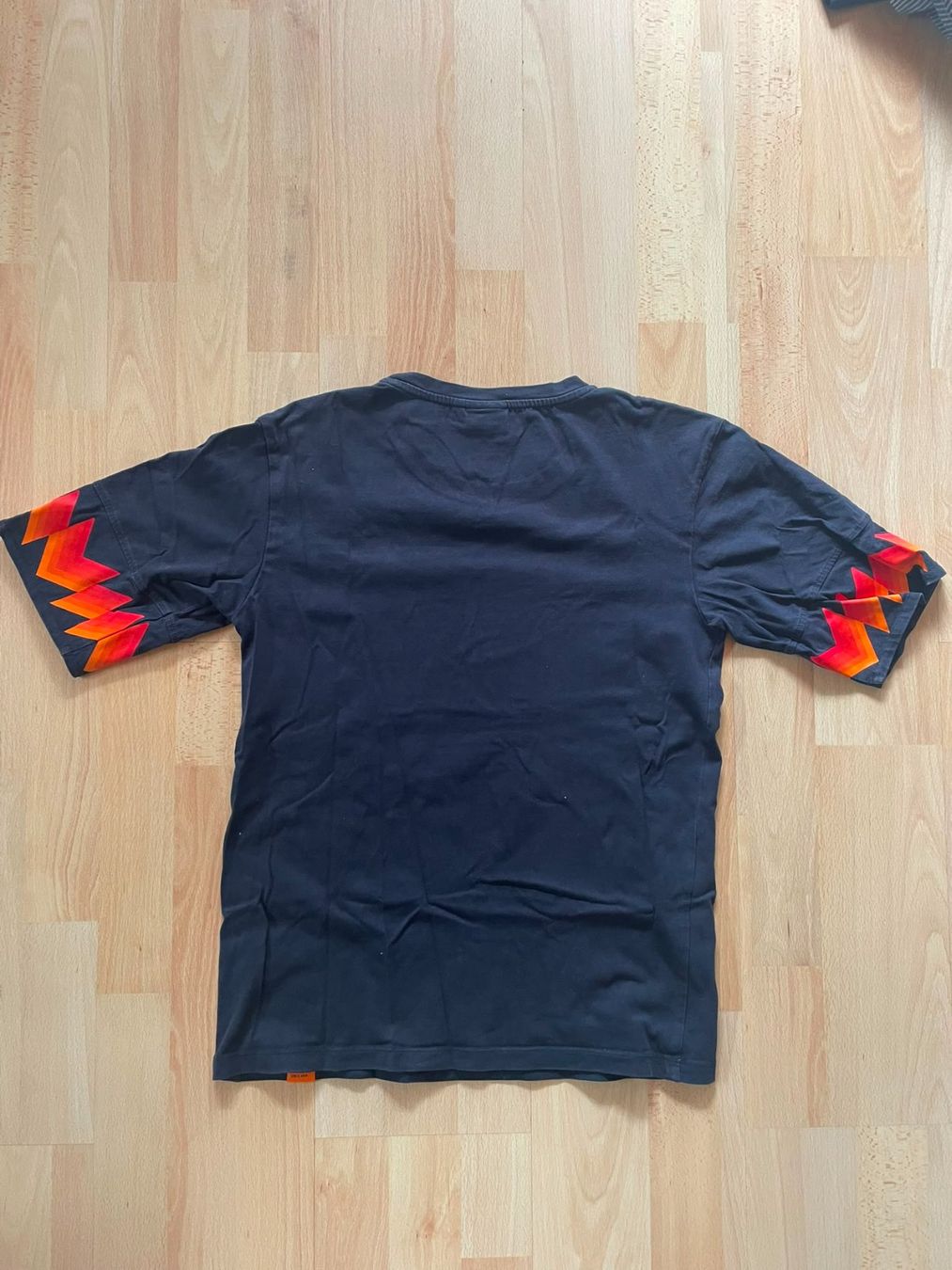 Ellesse Blusen, T-Shirts & Tops: ELLESSE T-SHIRT DAMEN Gr.S – Gebraucht aus winterthur von MEAhealingBrush 2