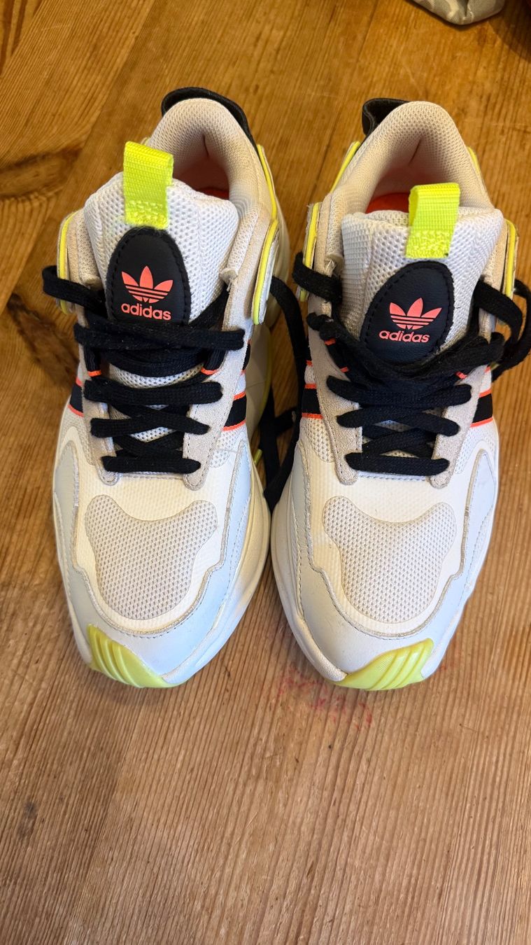 Adidas Scarpe da donna: Adidas Magmur Runner "Crystal White Neon" – Nuovo (secondo la descrizione) da Wollerau venduto da Shaktidream