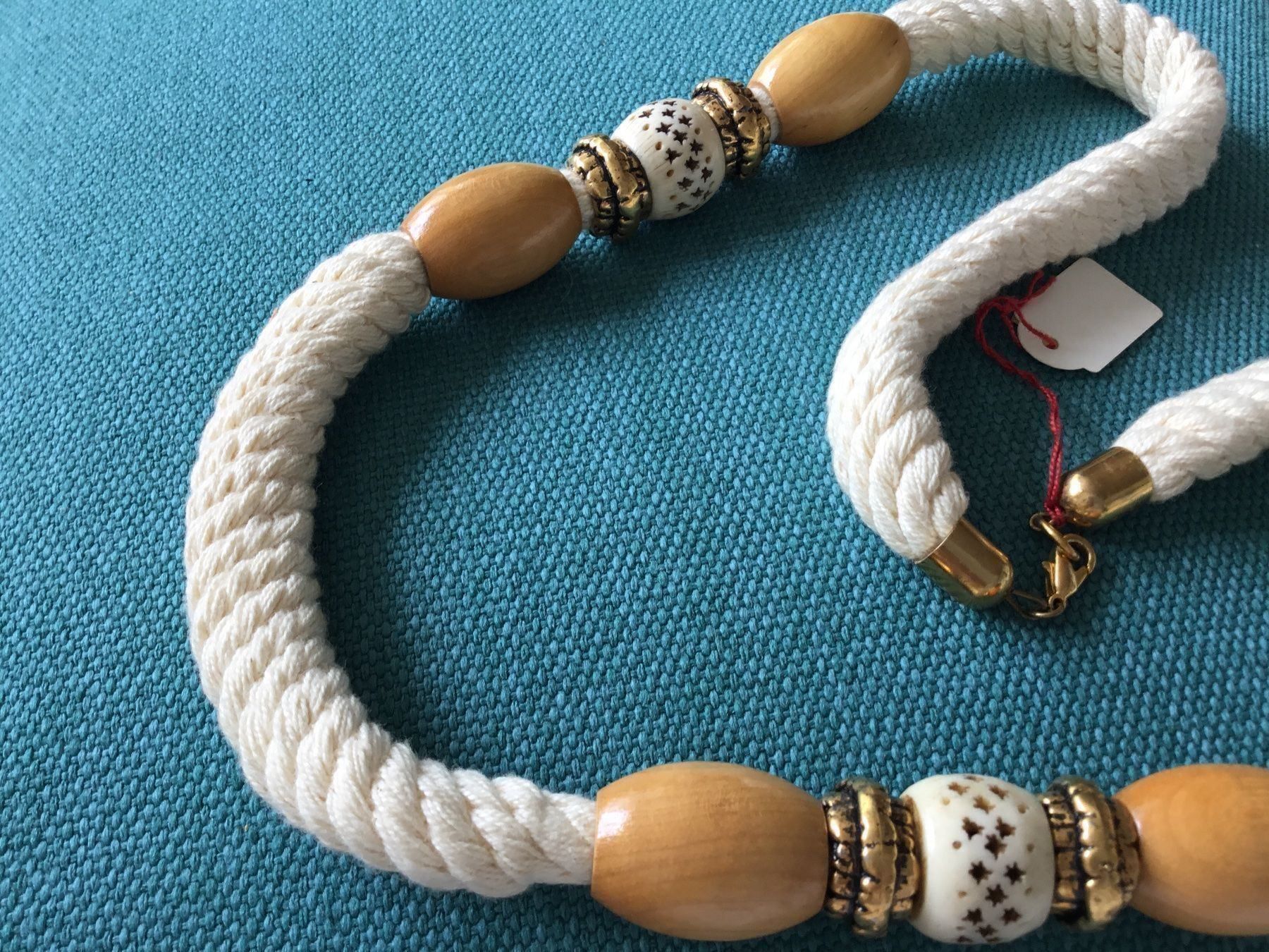Catenine: Collier long coton et bois (neuf) – Nuovo e nell'imballaggio originale da Le Landeron venduto da nic_8hd5 3