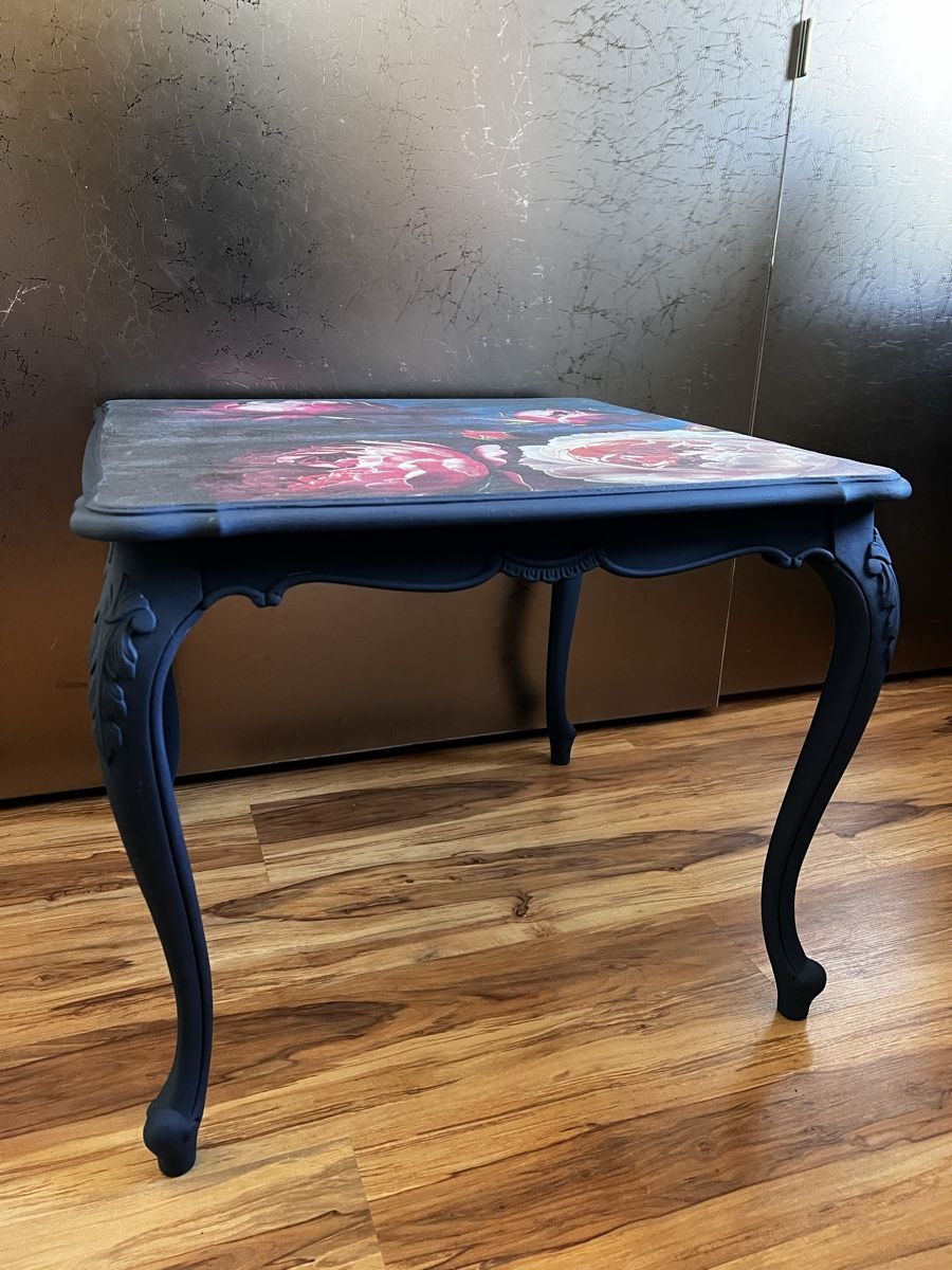Tavoli: Couchtisch mit Blumenmuster  dunkelblau – Usato da Flurlingen venduto da MIPILG 4