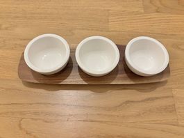 3 Dipschälchen mit Holzbrett